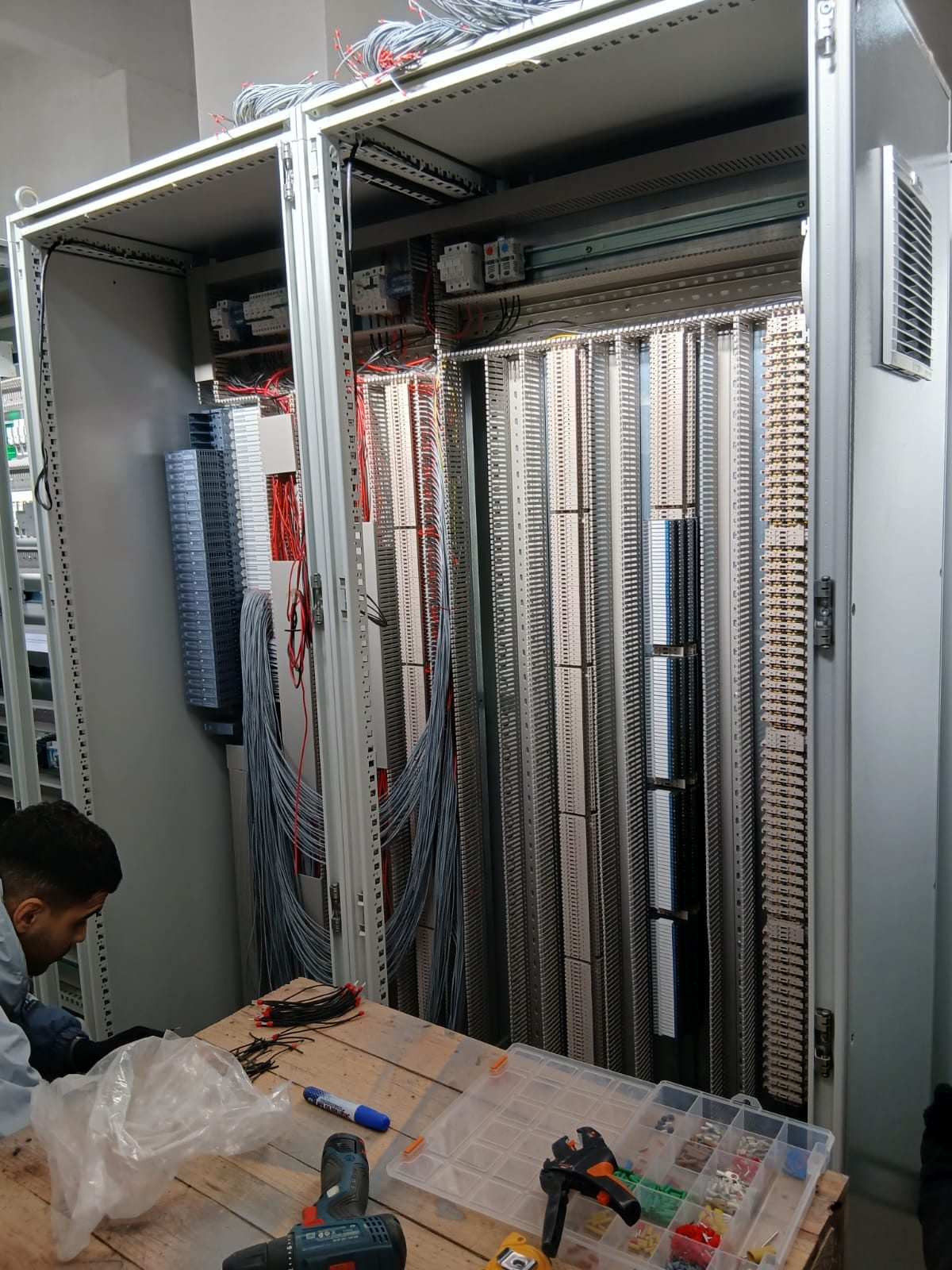 Armoire SCADA câblée